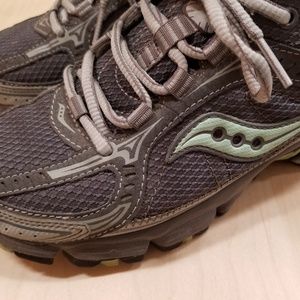 Saucony sz 7 sneakers woman s